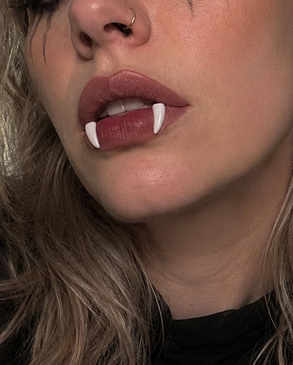 OUFER 2PCS Vampire Fang Fake Lip Studs