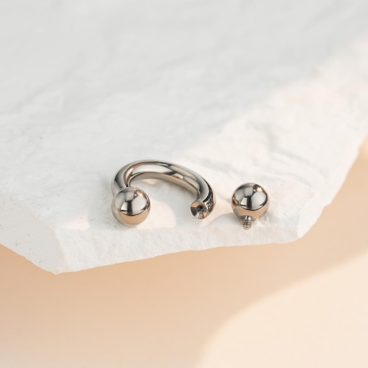 internally threaded 10g septum ring