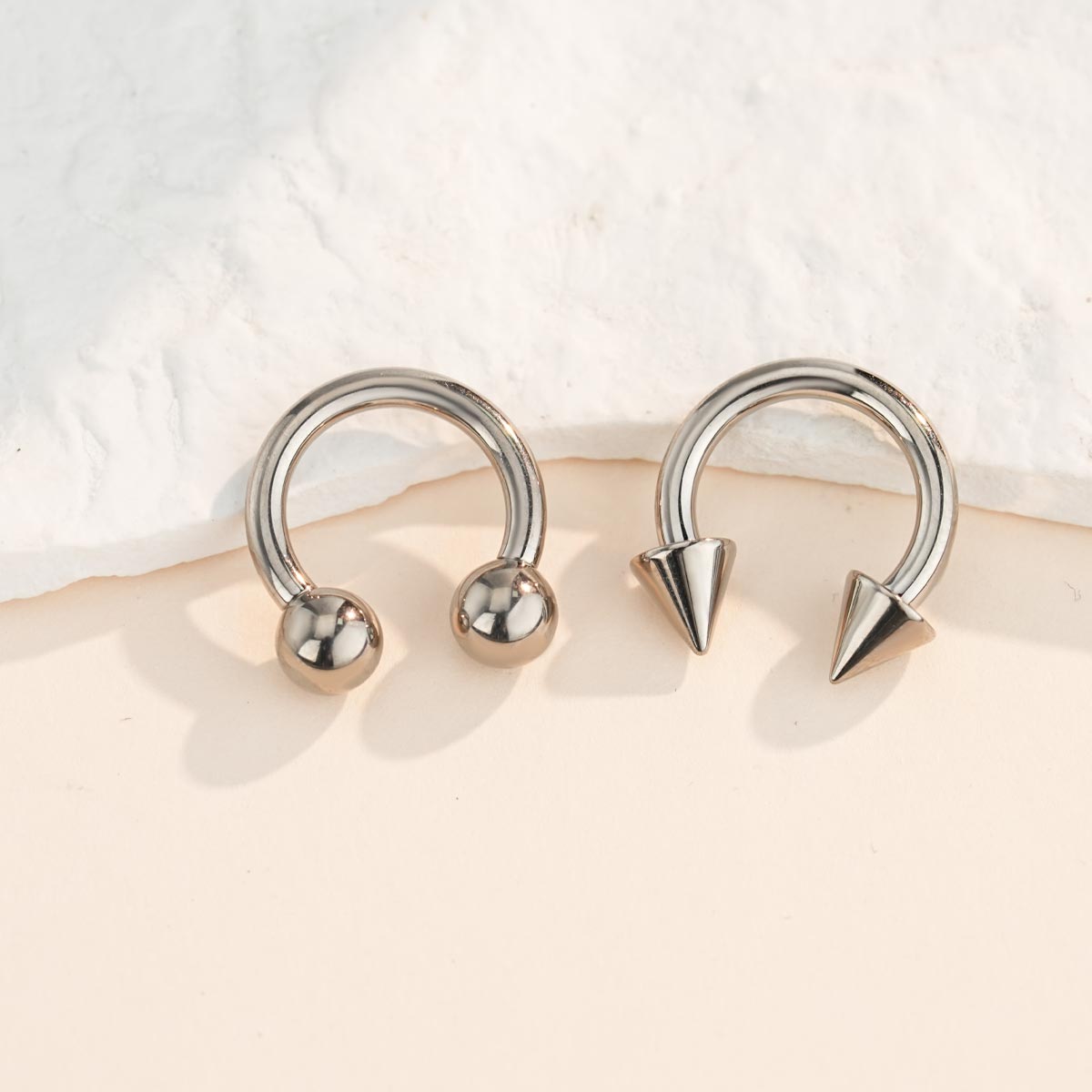 2PCS 12G Spike Ball Internally Threaded Titanium Septum Ring