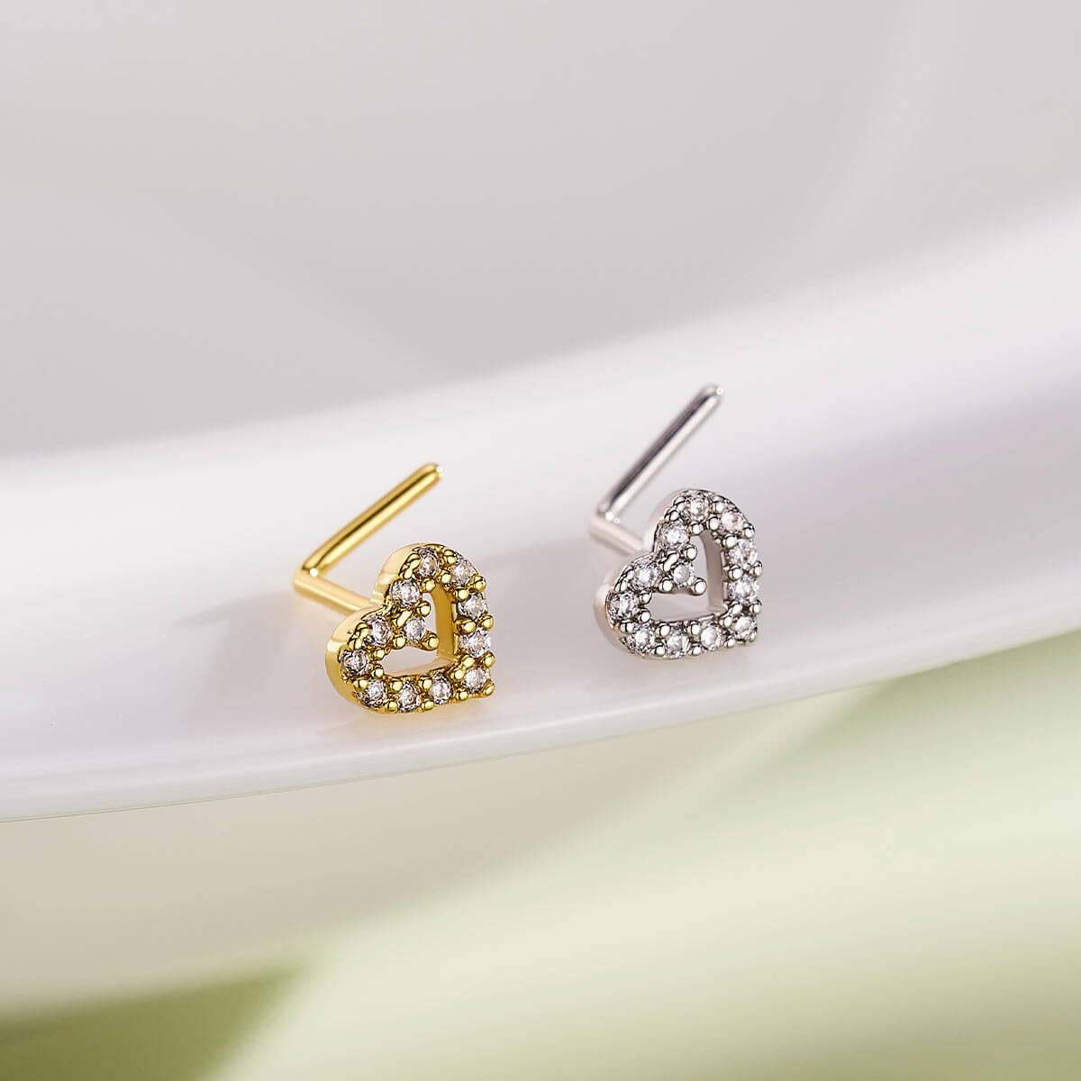 oufer heart nose stud