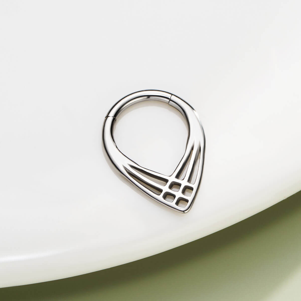 geometric line septum ring