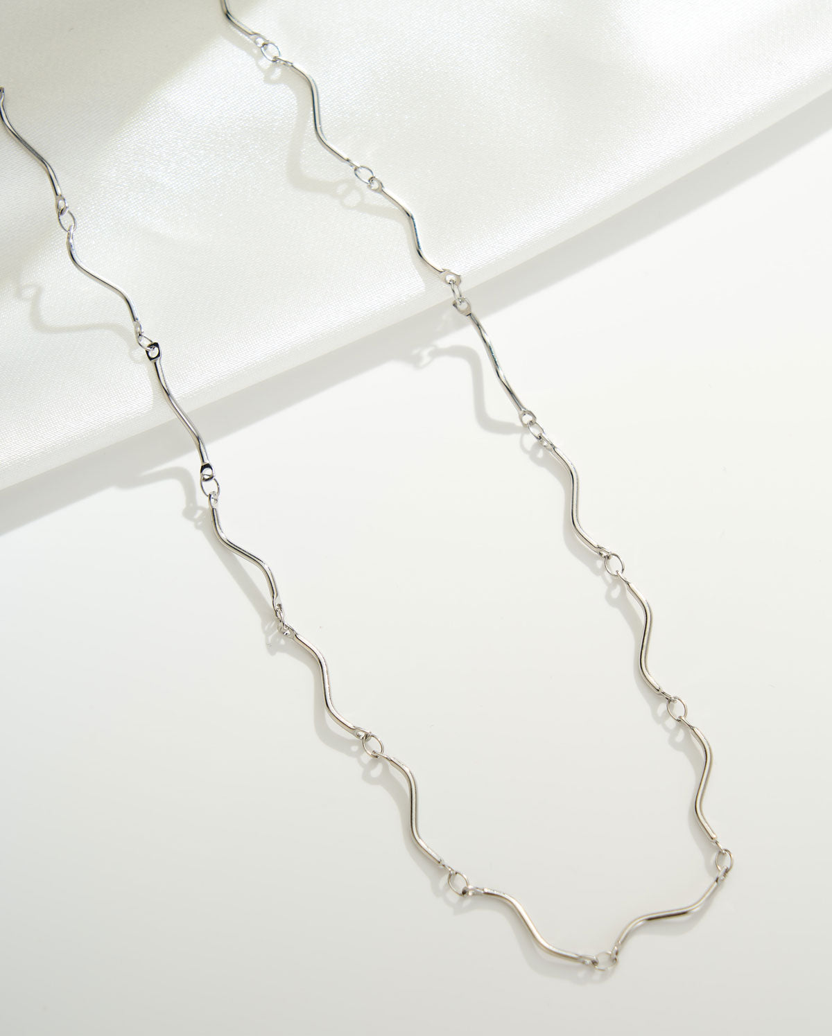 Minimalist Geometric Wave Necklace