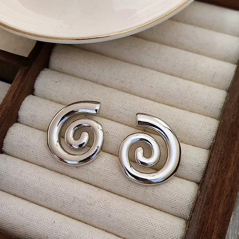 2PCS Spiral Statement Earrings