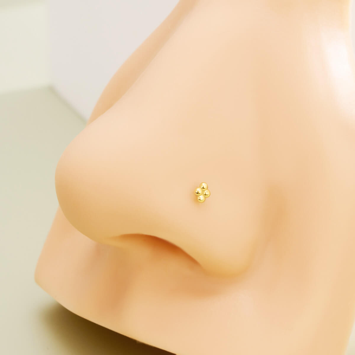 bean threadless nose stud