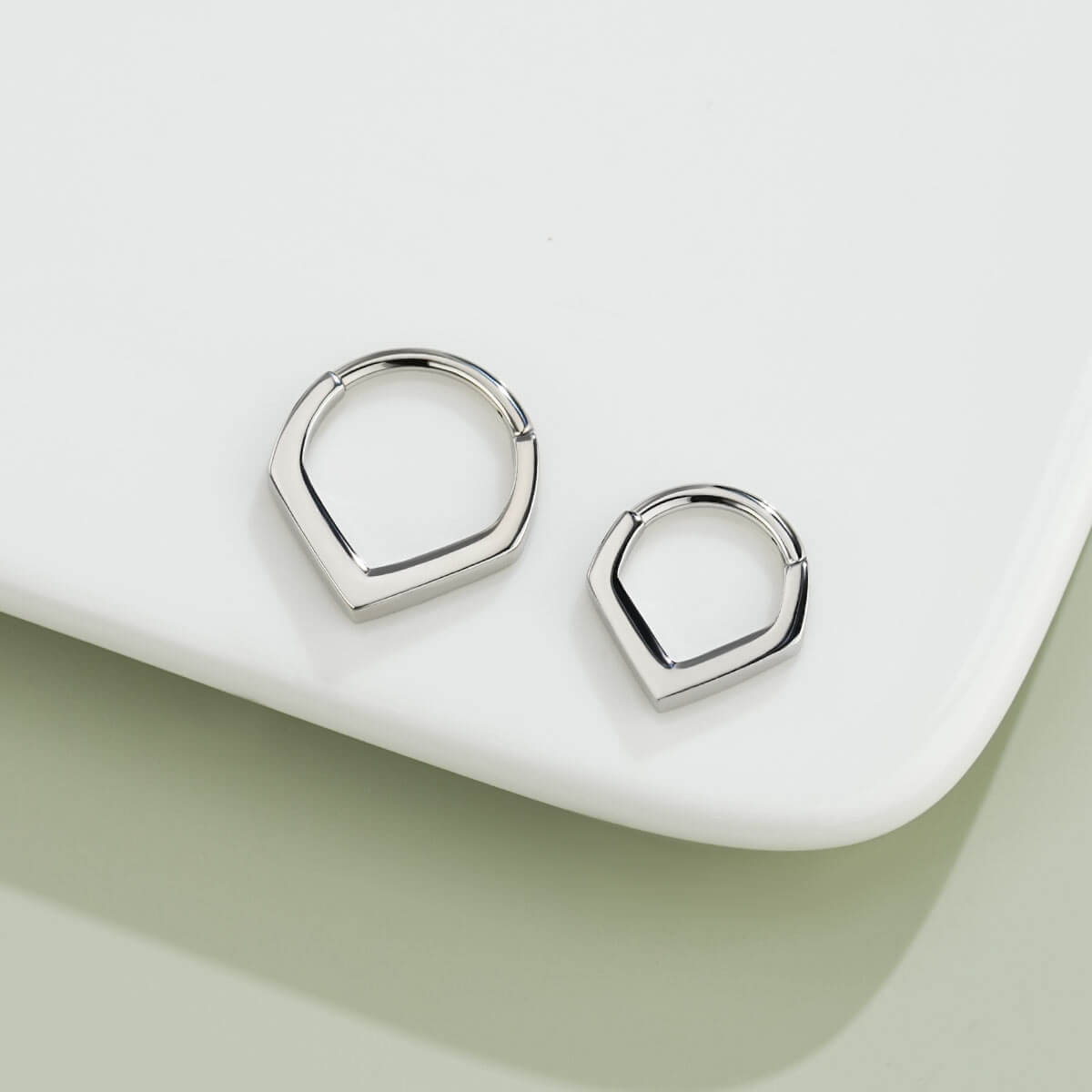 thick v shaped septum ring