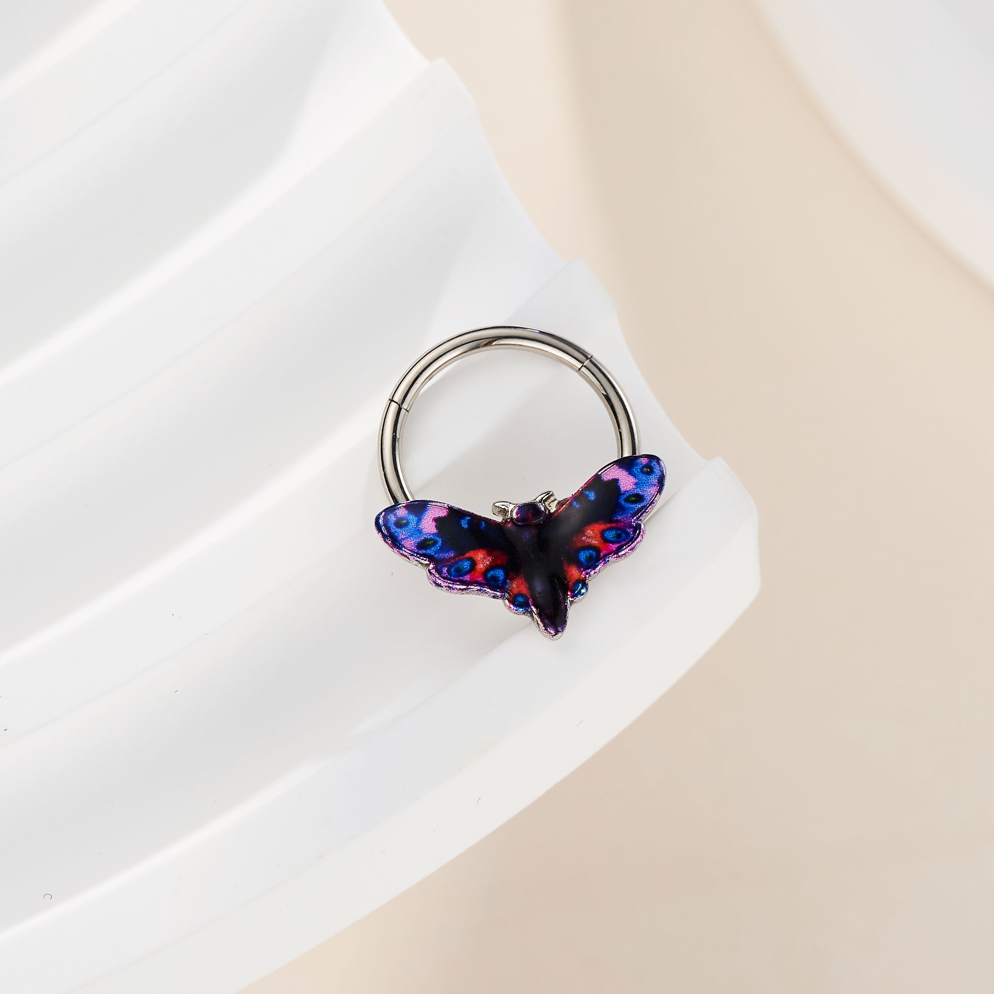 Gradient Moth Segment Septum Ring