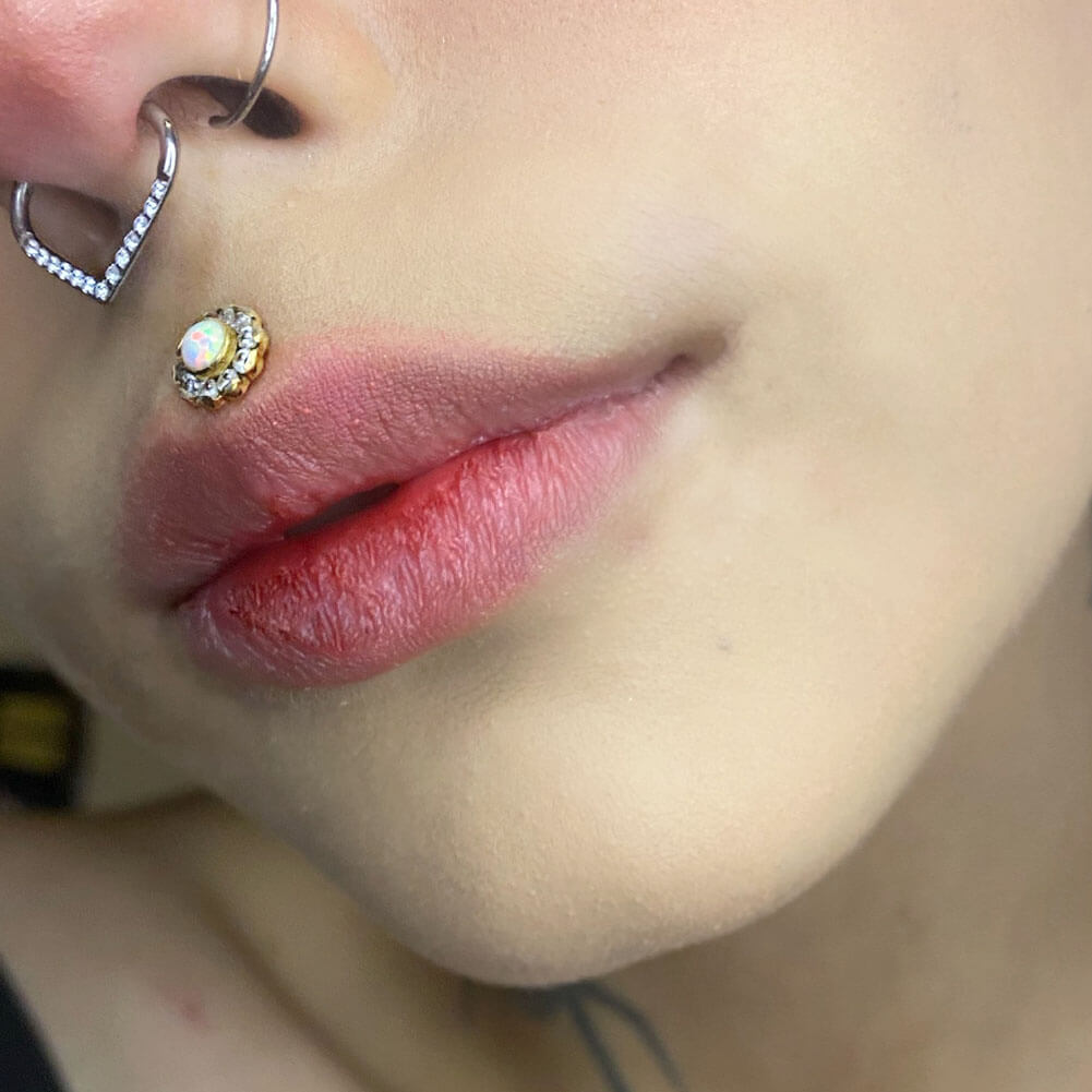 Opal Internally Threaded Titanium Labret Stud